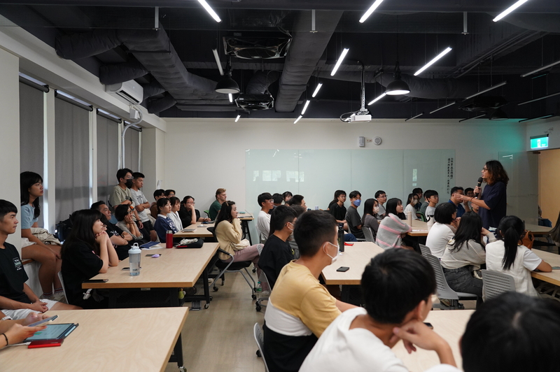 【文化創新講座】盧建彰導演講座「把好事說成好故事」圖片