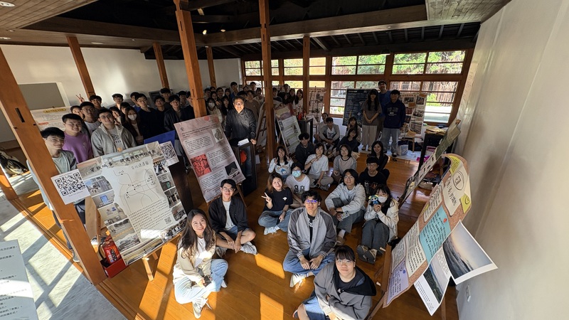 《生活在那樣的地方》圖片